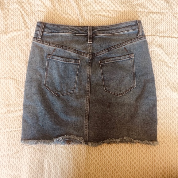 ❗CLOSET CLOSING ❗Mossimo jean skirt - Picture 2 of 3